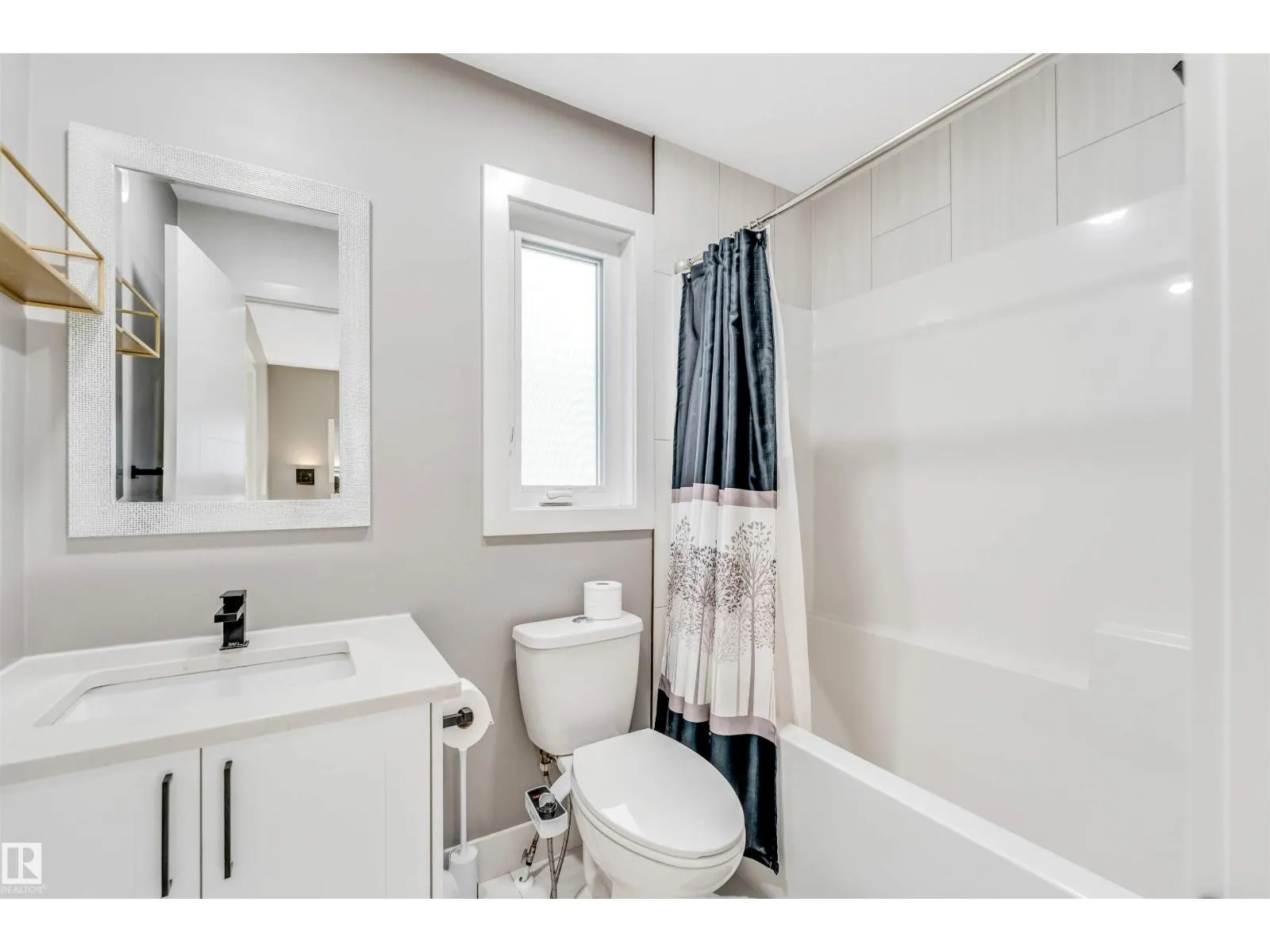 576 Glenridding Ravine Dr SW