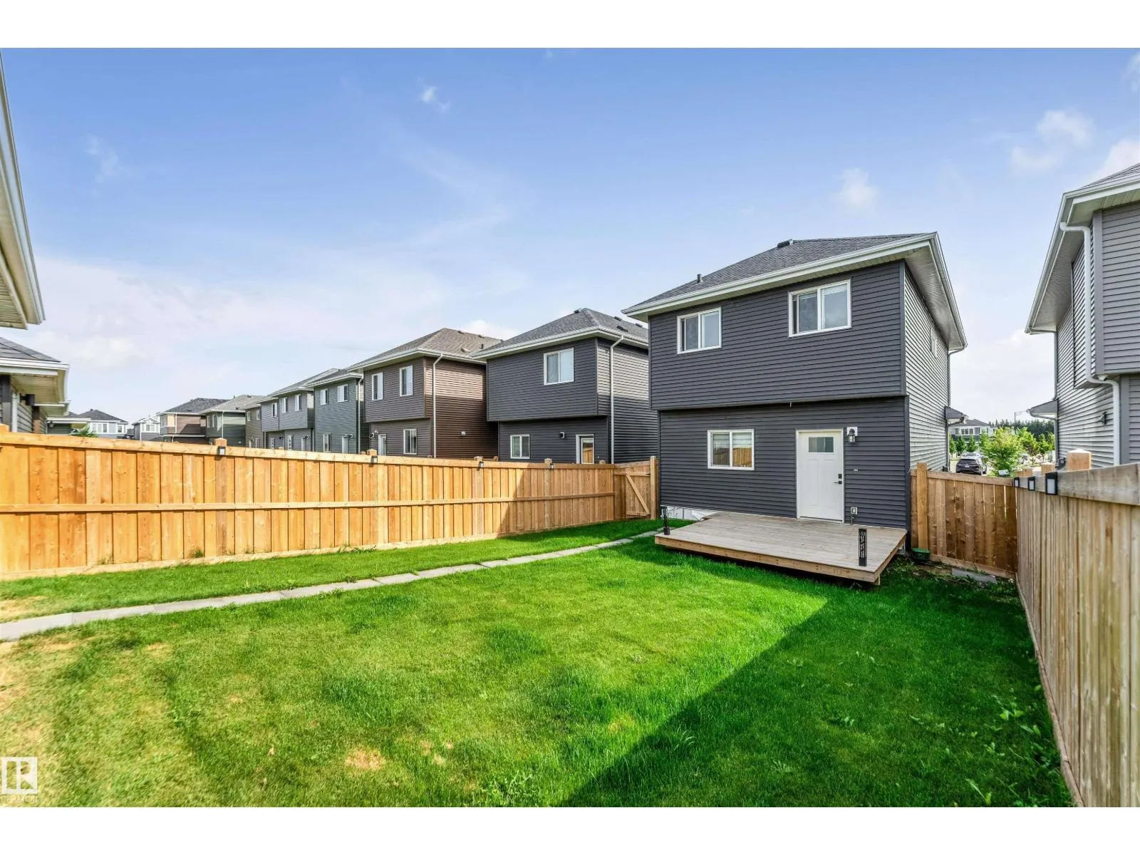 576 Glenridding Ravine Dr SW