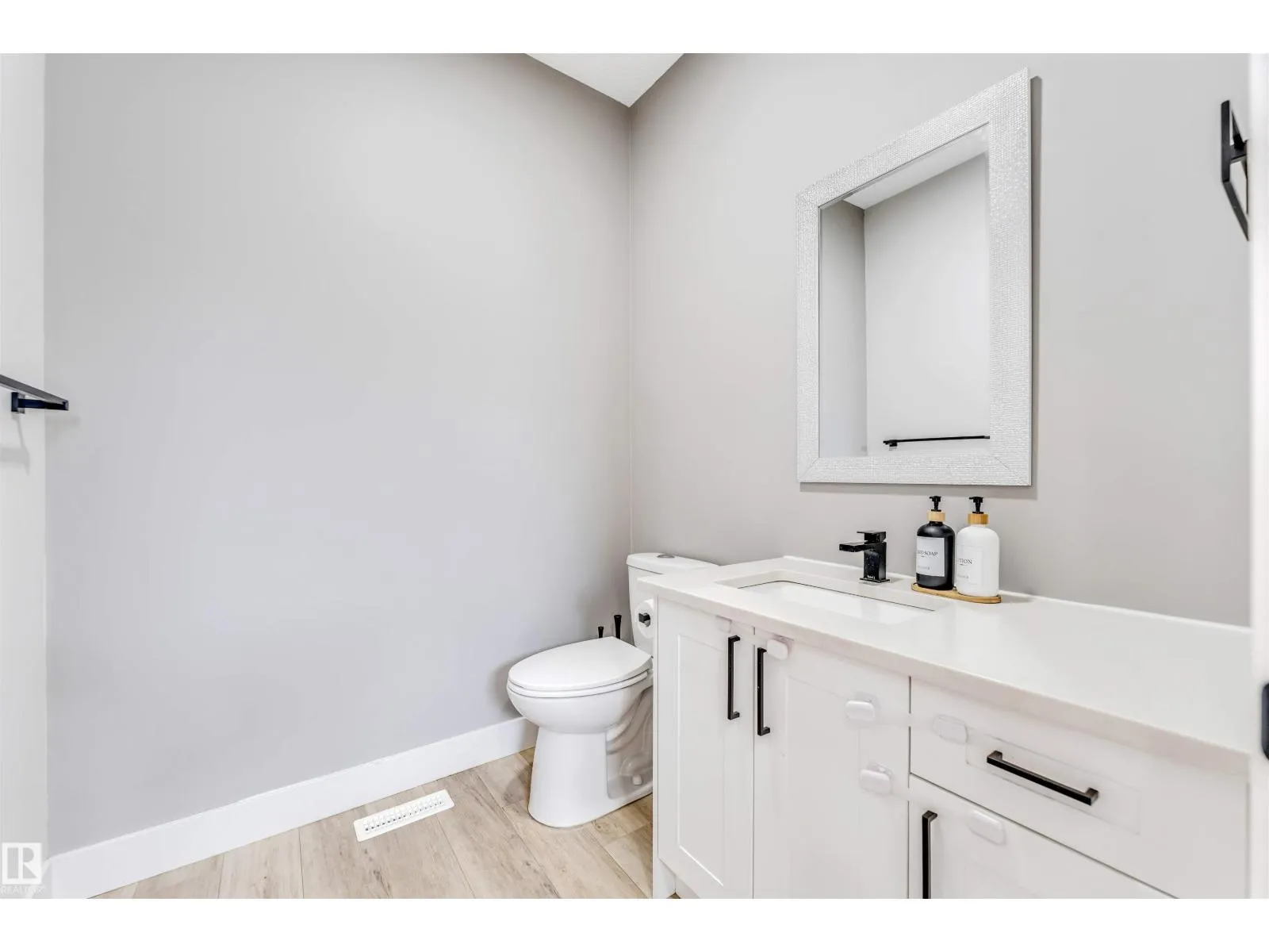 576 Glenridding Ravine Dr SW