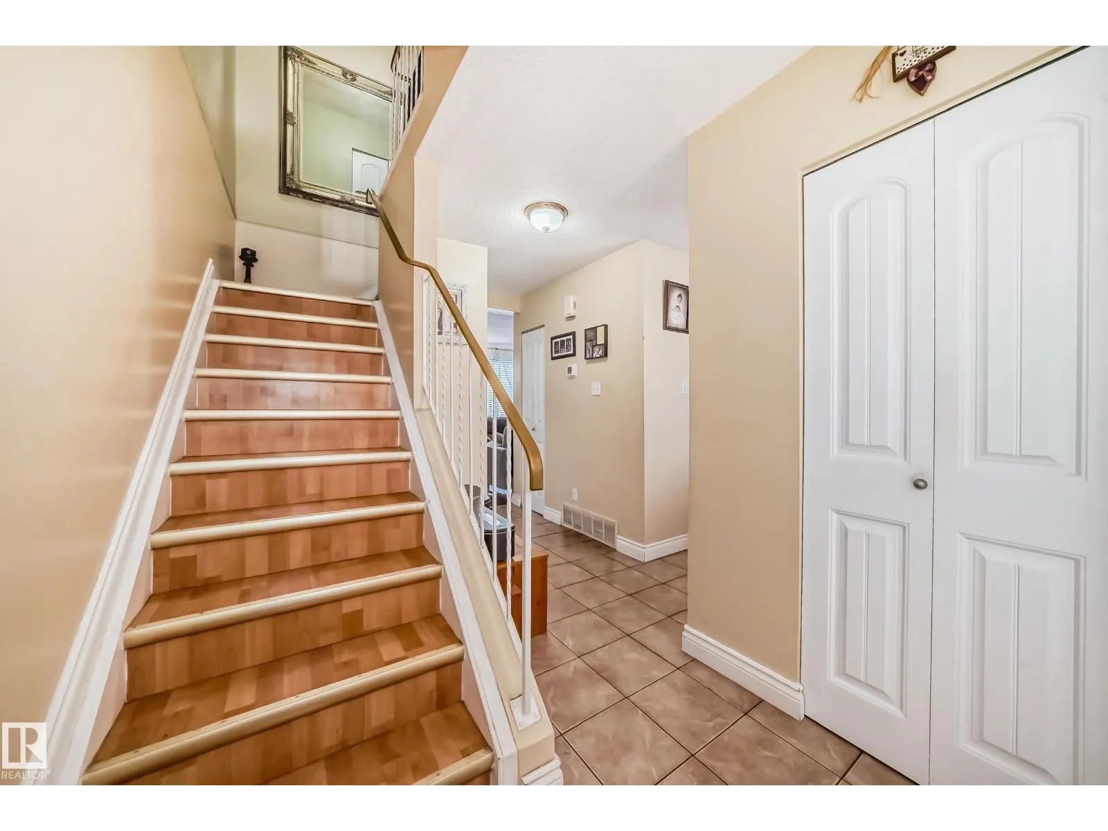 472 CLAREVIEW RD NW NW
