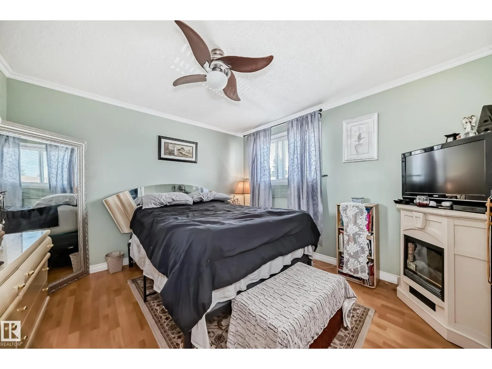 472 CLAREVIEW RD NW NW