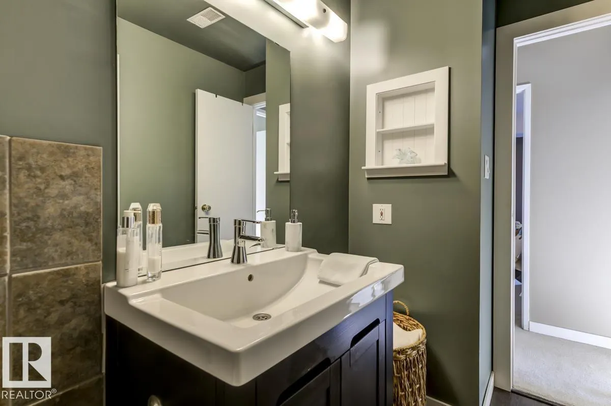 2346 151 AV NW