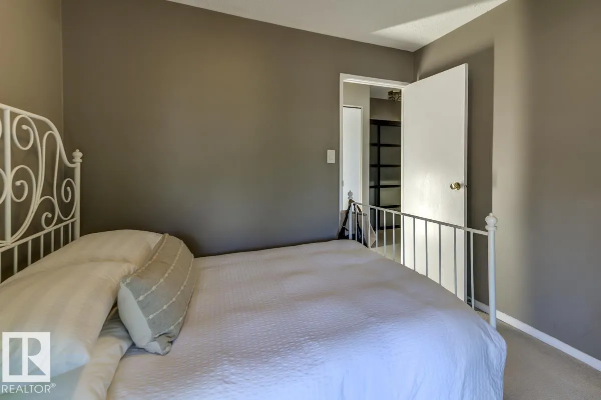 2346 151 AV NW