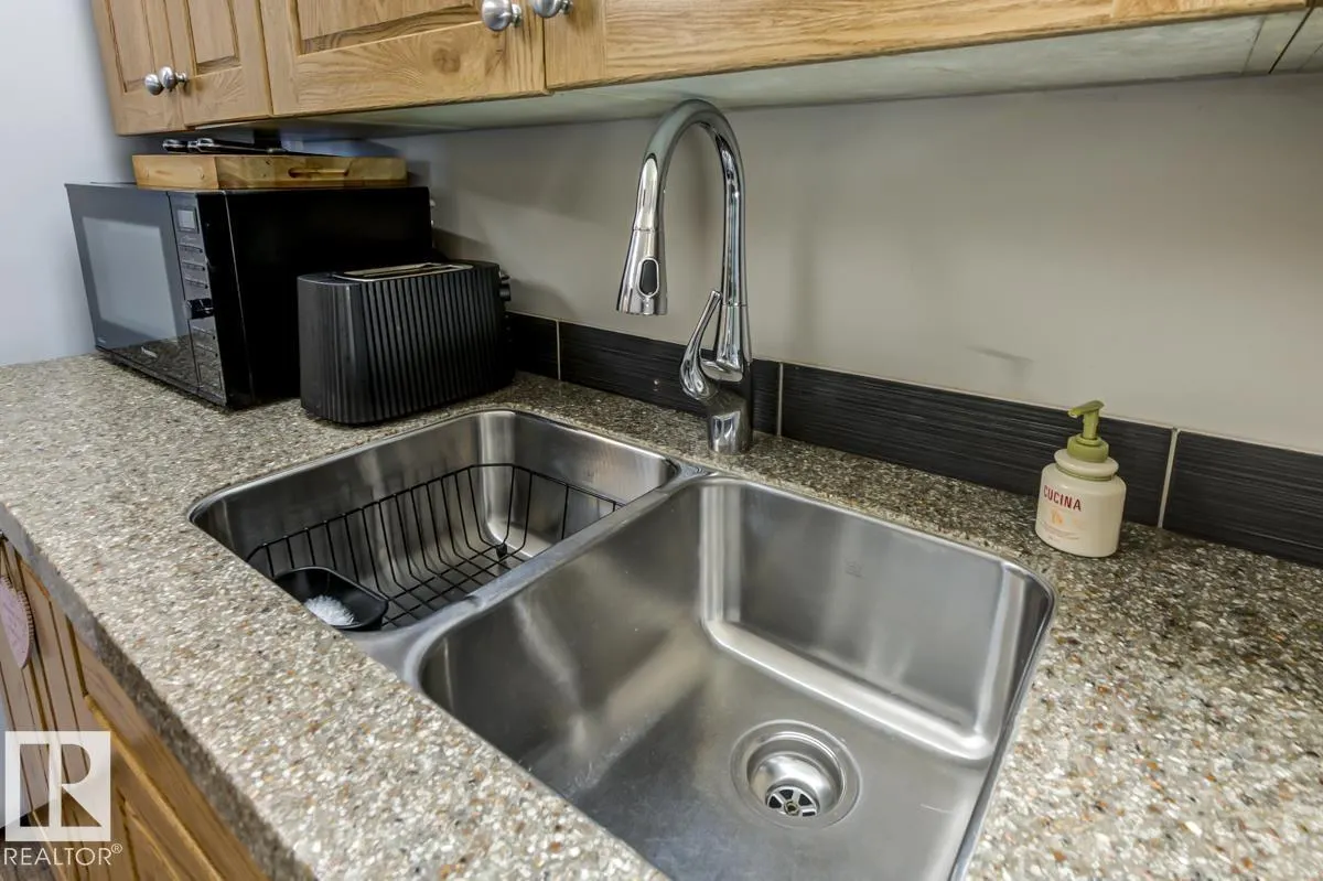 2346 151 AV NW