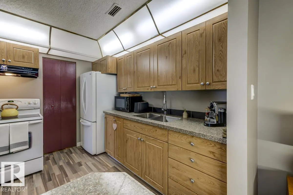 2346 151 AV NW