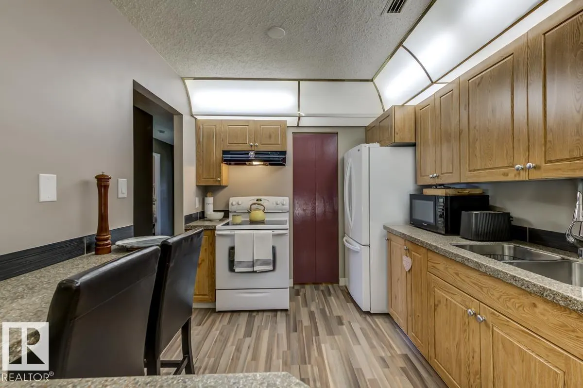 2346 151 AV NW