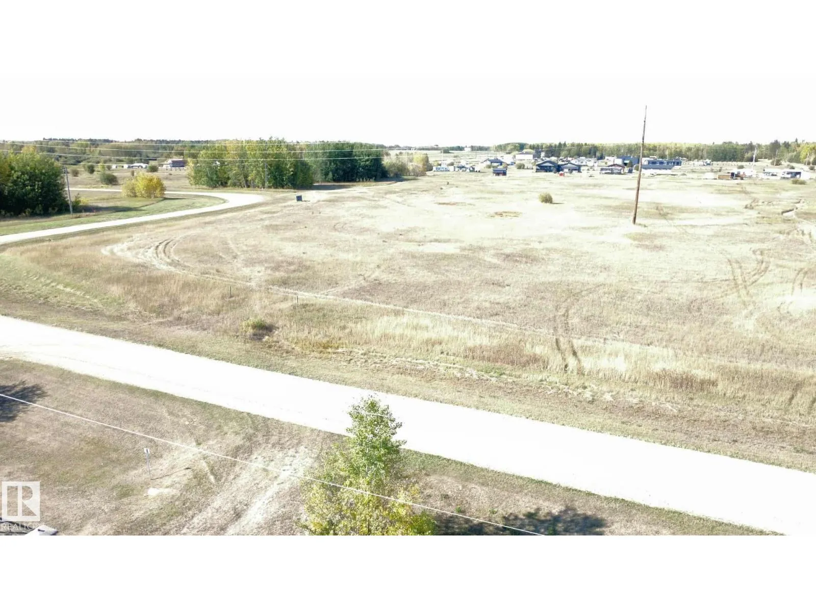9 Bechthold Bay /104, 191054 twp 652