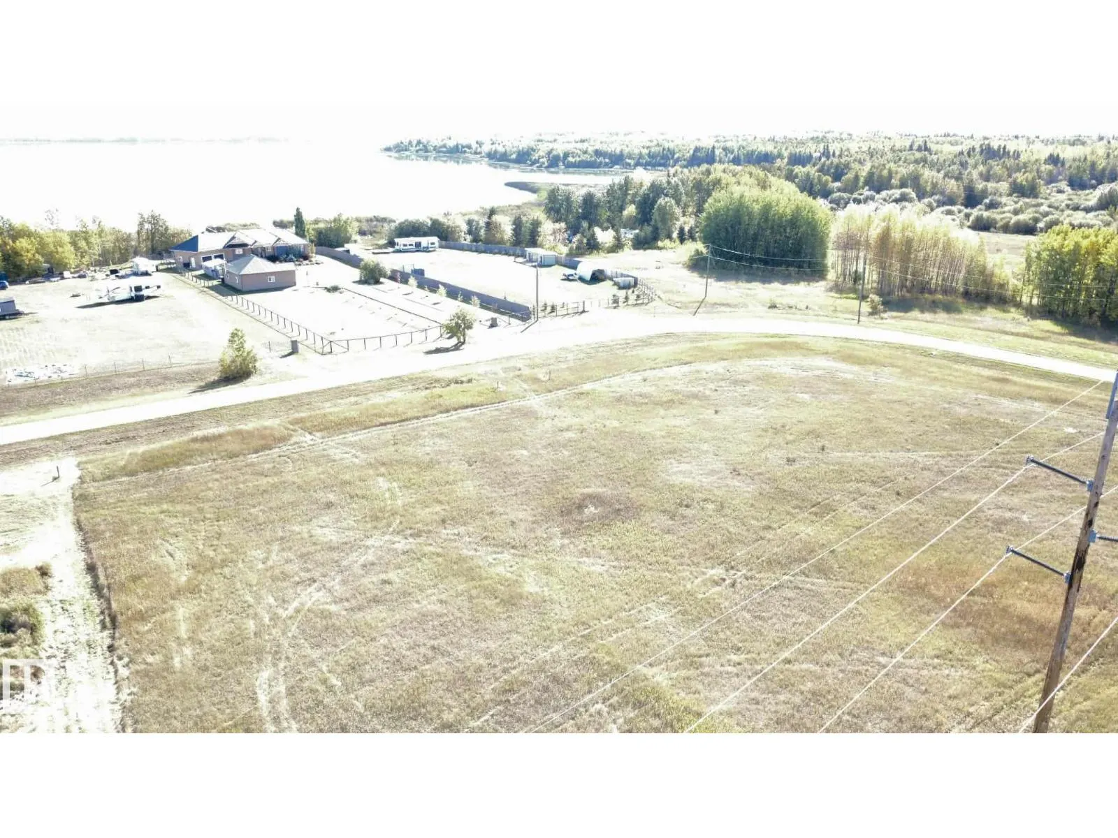 9 Bechthold Bay /104, 191054 twp 652