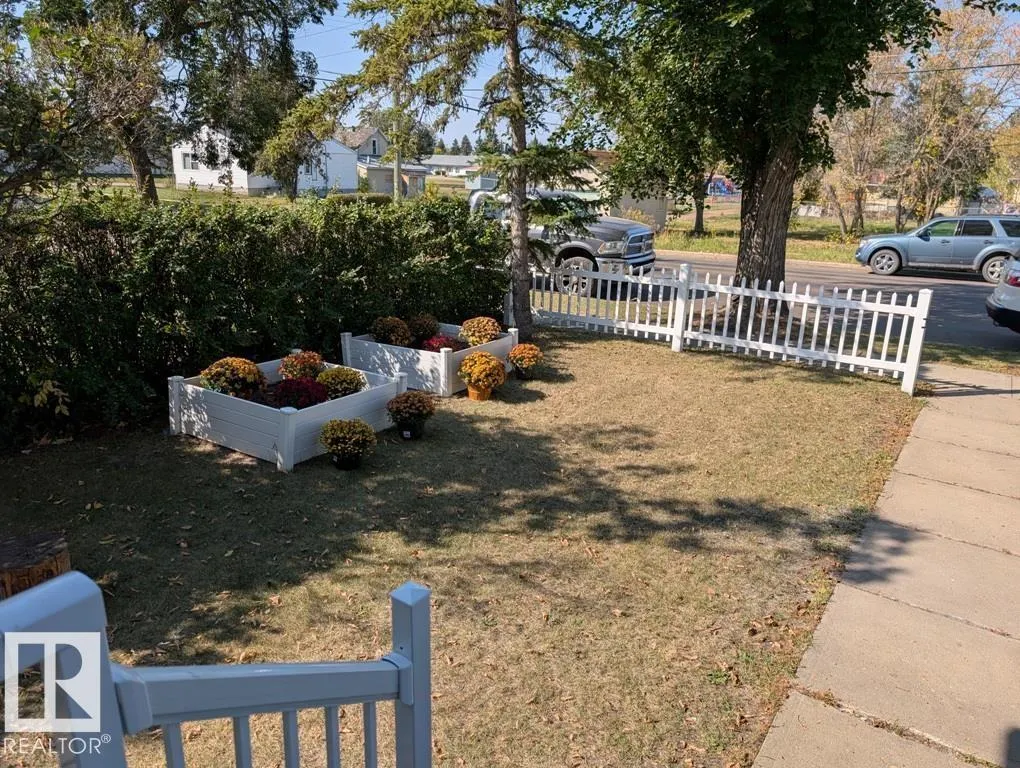 4717 49 ST