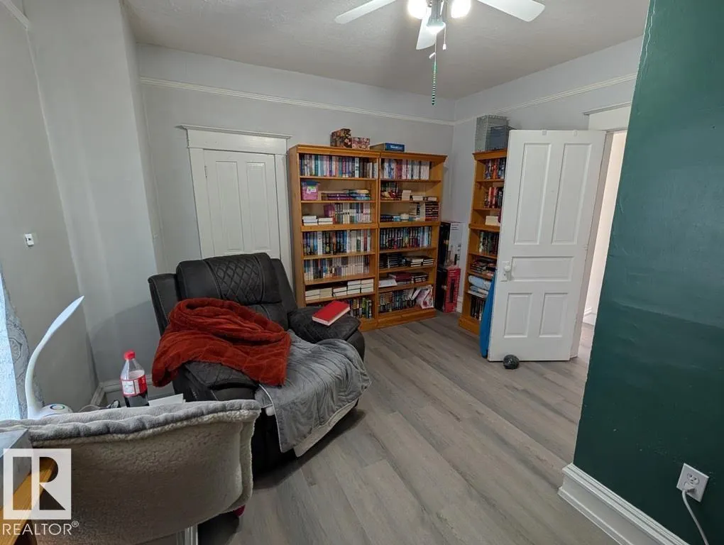 4717 49 ST