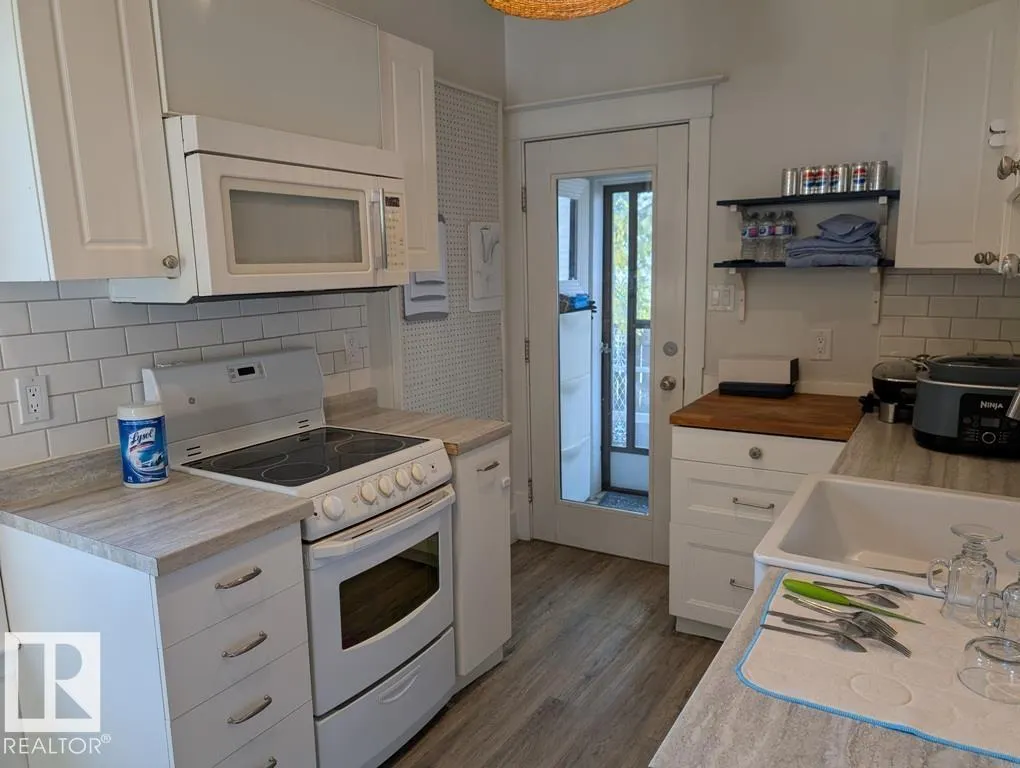 4717 49 ST