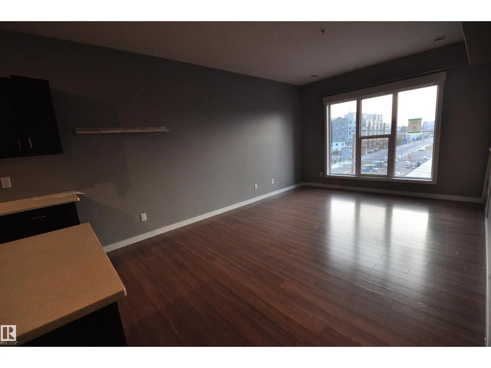 #407 10518 113 ST NW