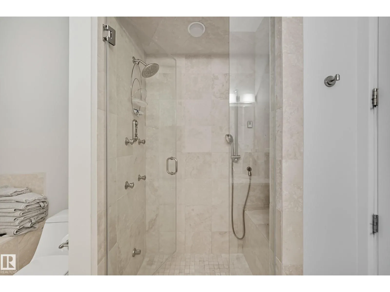 #3502 10152 104 ST NW