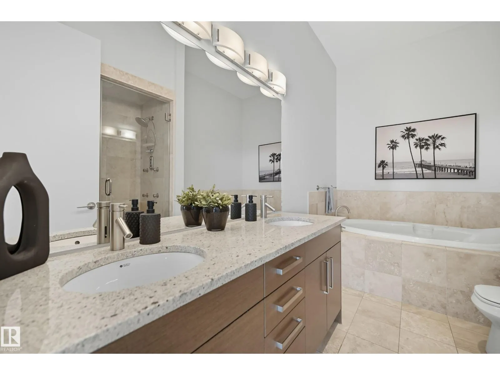 #3502 10152 104 ST NW