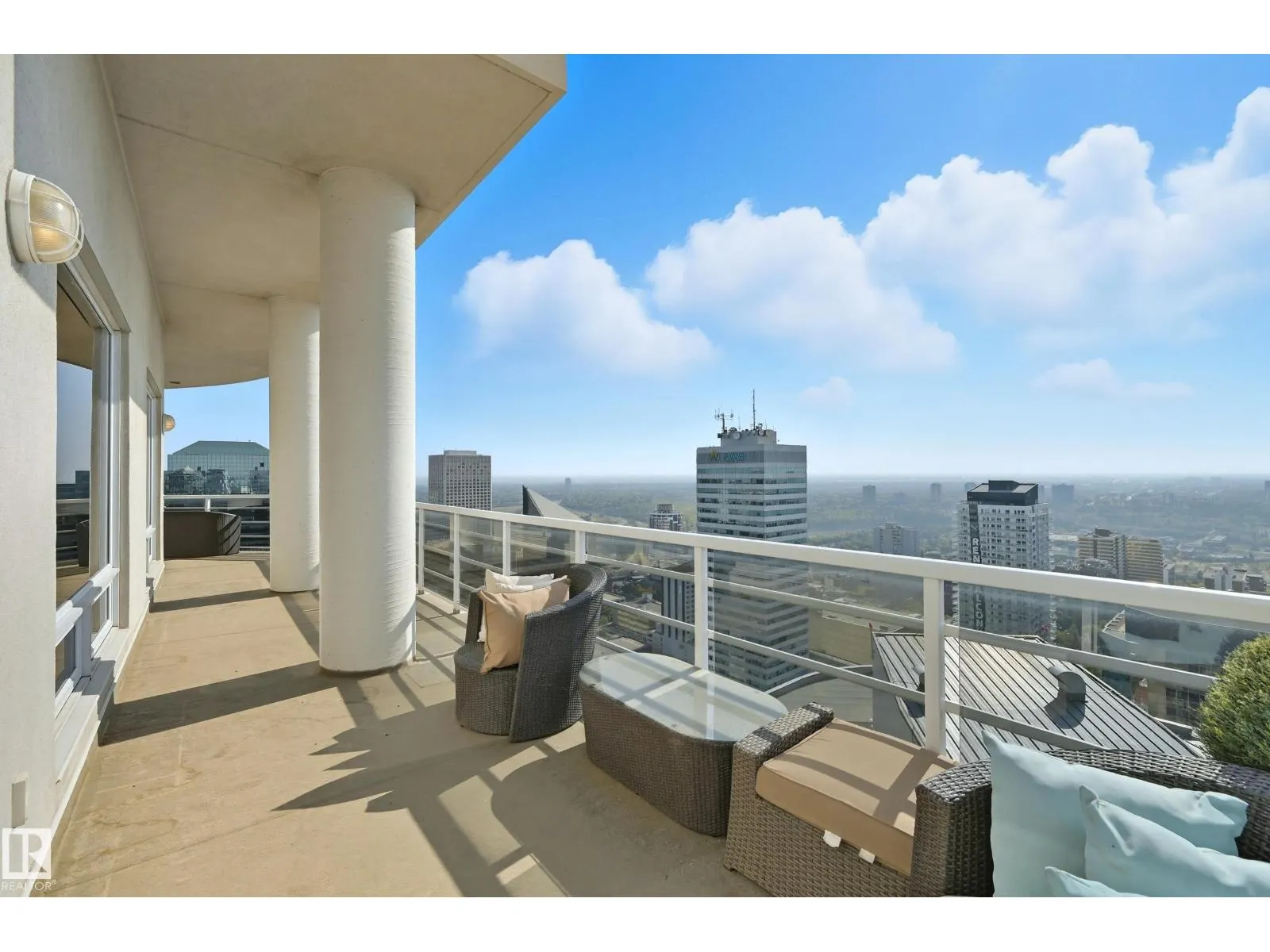 #3502 10152 104 ST NW