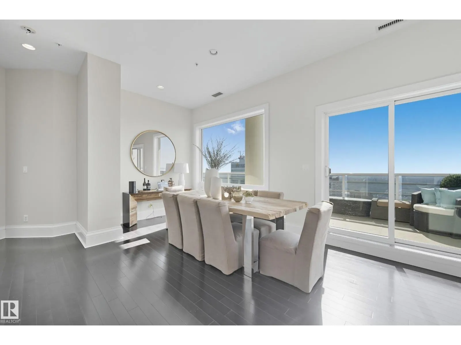 #3502 10152 104 ST NW