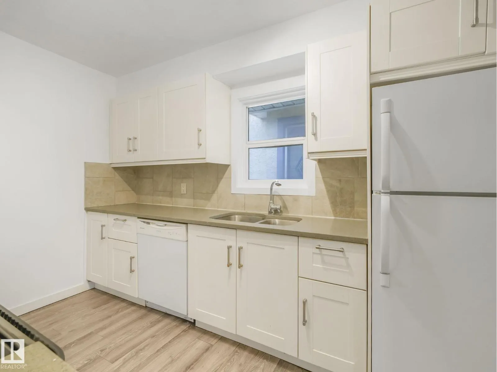 11542 97 ST NW