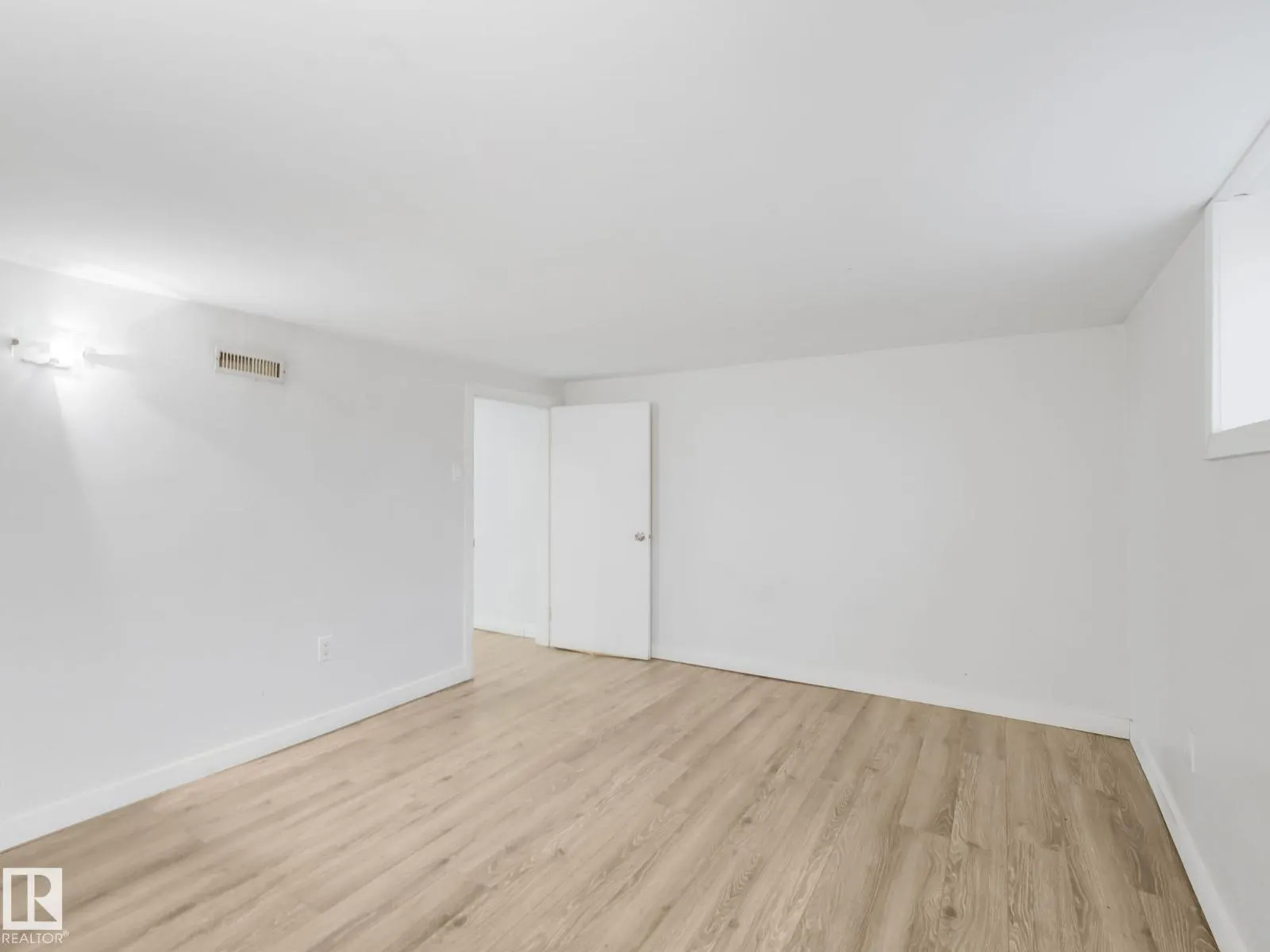 11542 97 ST NW