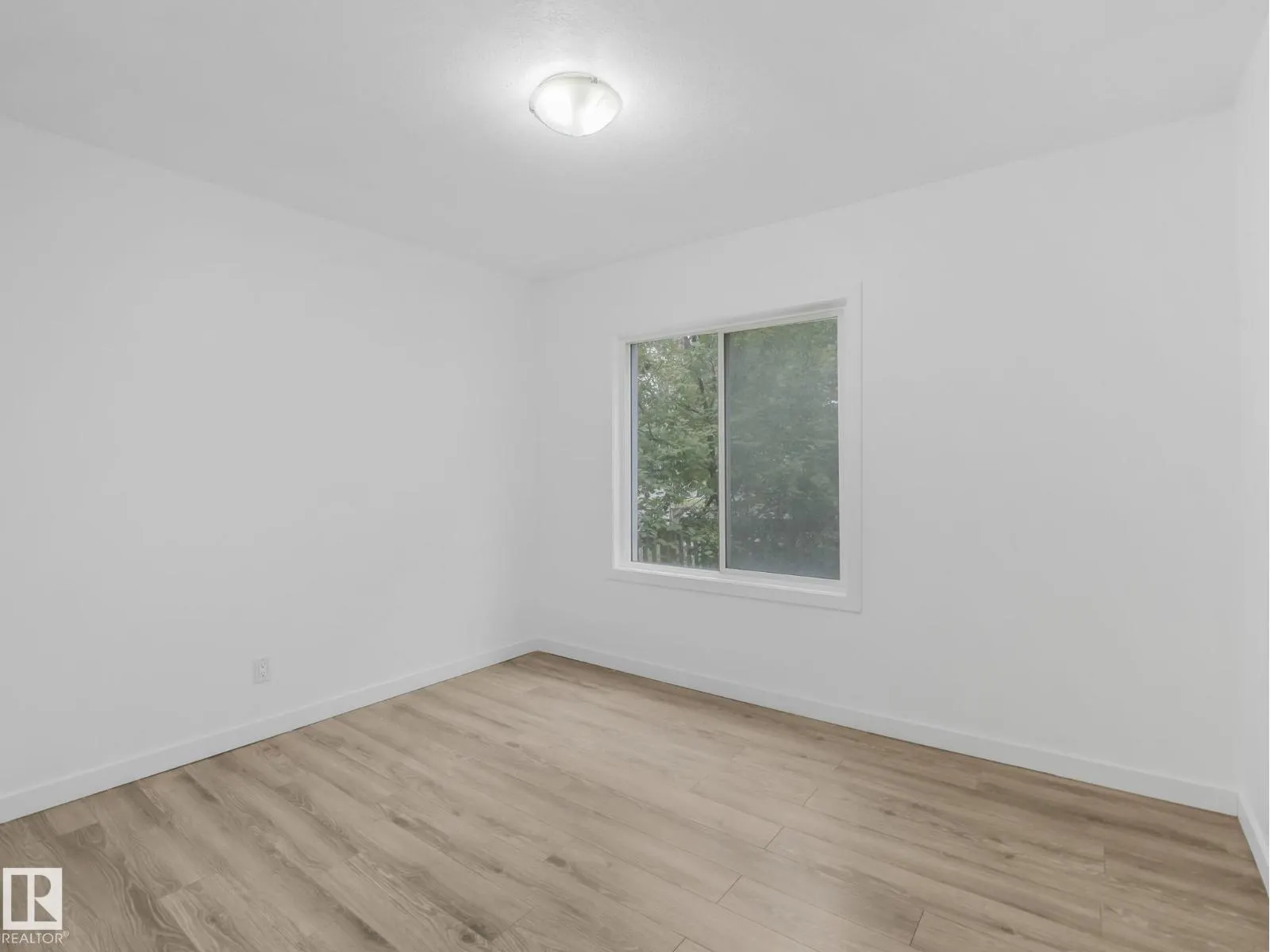 11542 97 ST NW