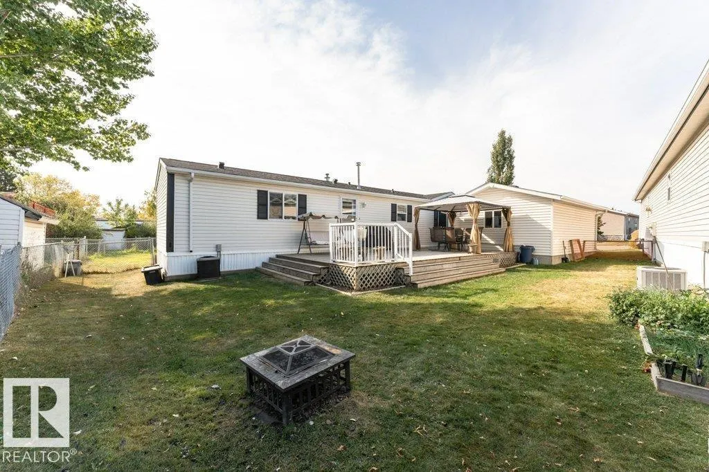 241 Oak Wood DR NW