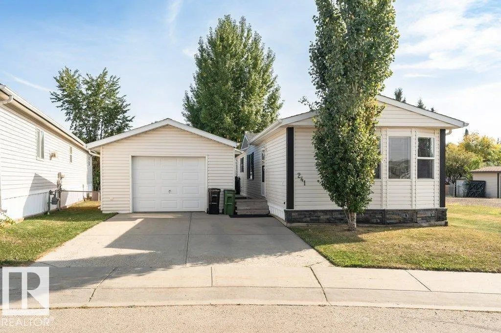 241 Oak Wood DR NW