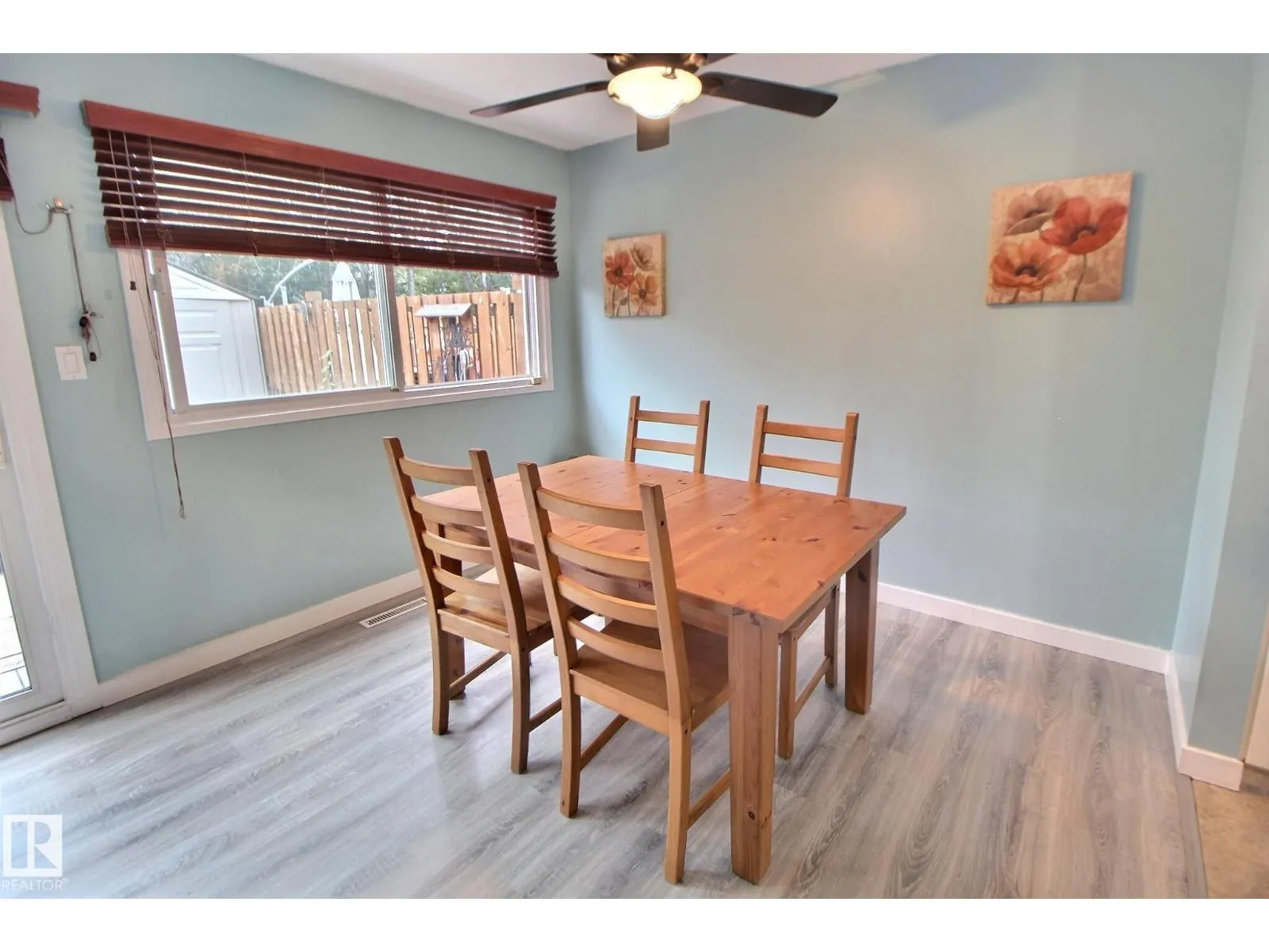 49 ROYAL RD NW