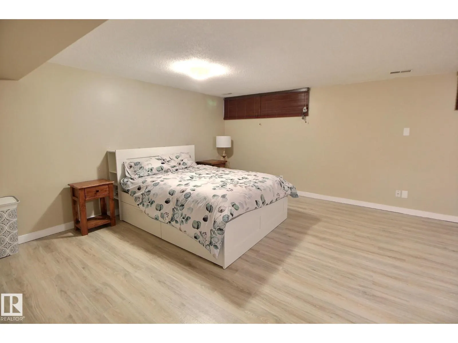 49 ROYAL RD NW