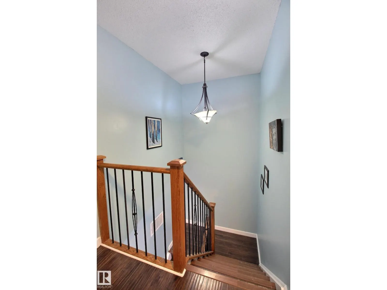 49 ROYAL RD NW