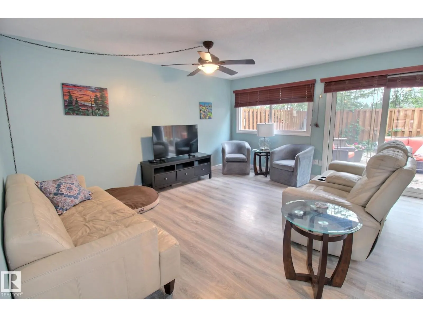 49 ROYAL RD NW