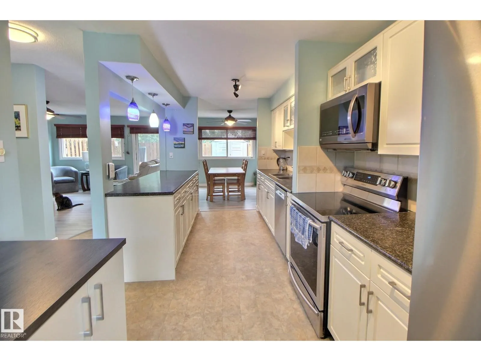 49 ROYAL RD NW