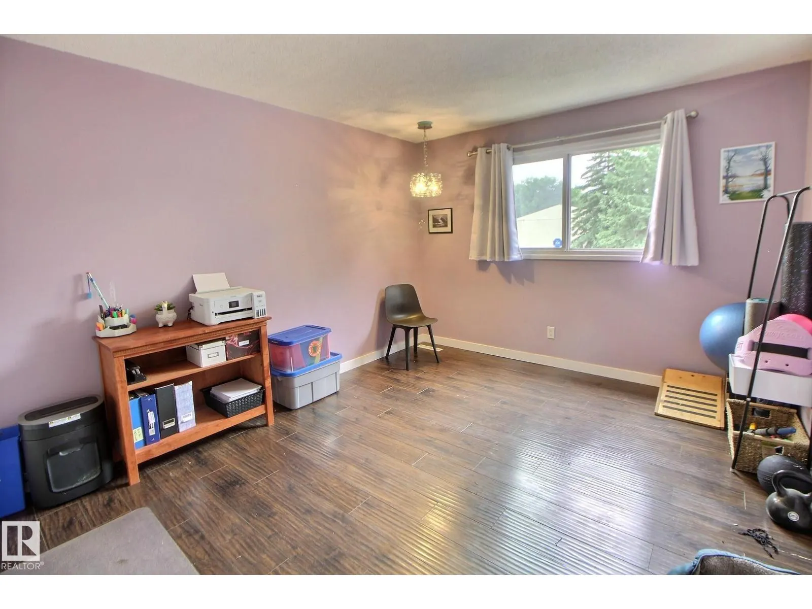 49 ROYAL RD NW