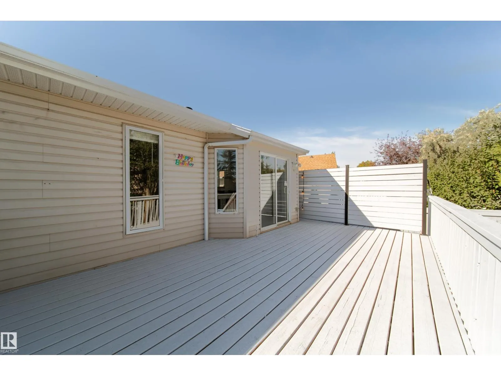 19016 52 AV NW