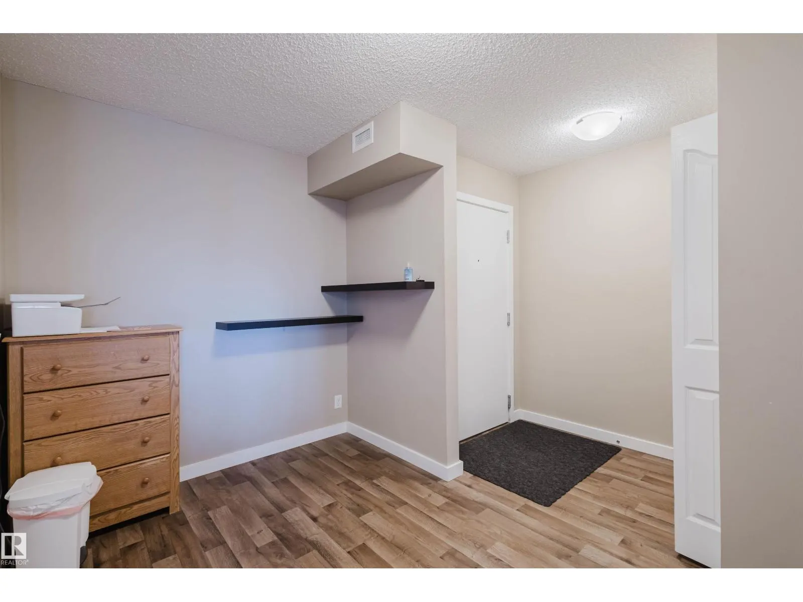 #301 12045 22 AV SW