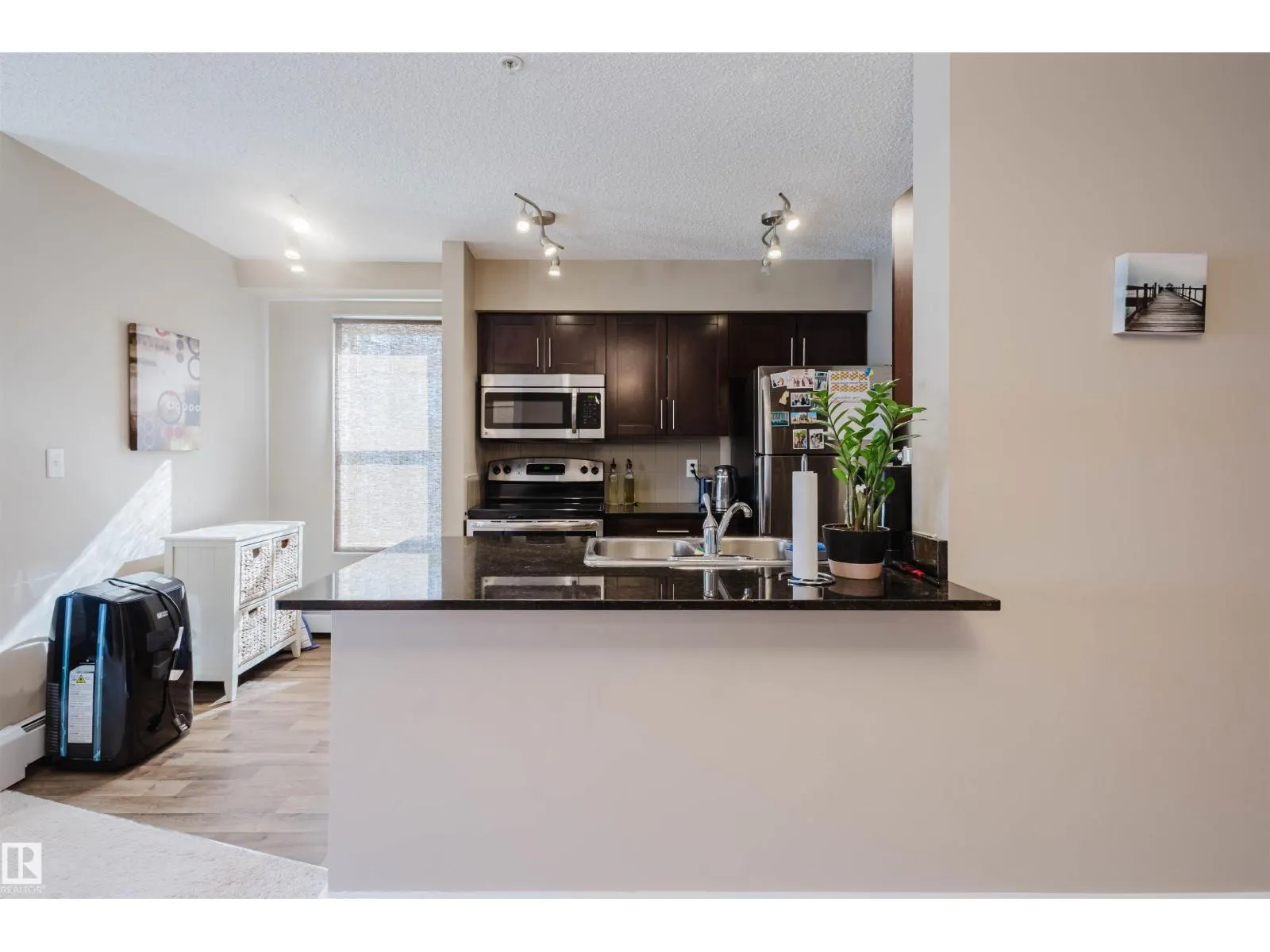 #301 12045 22 AV SW