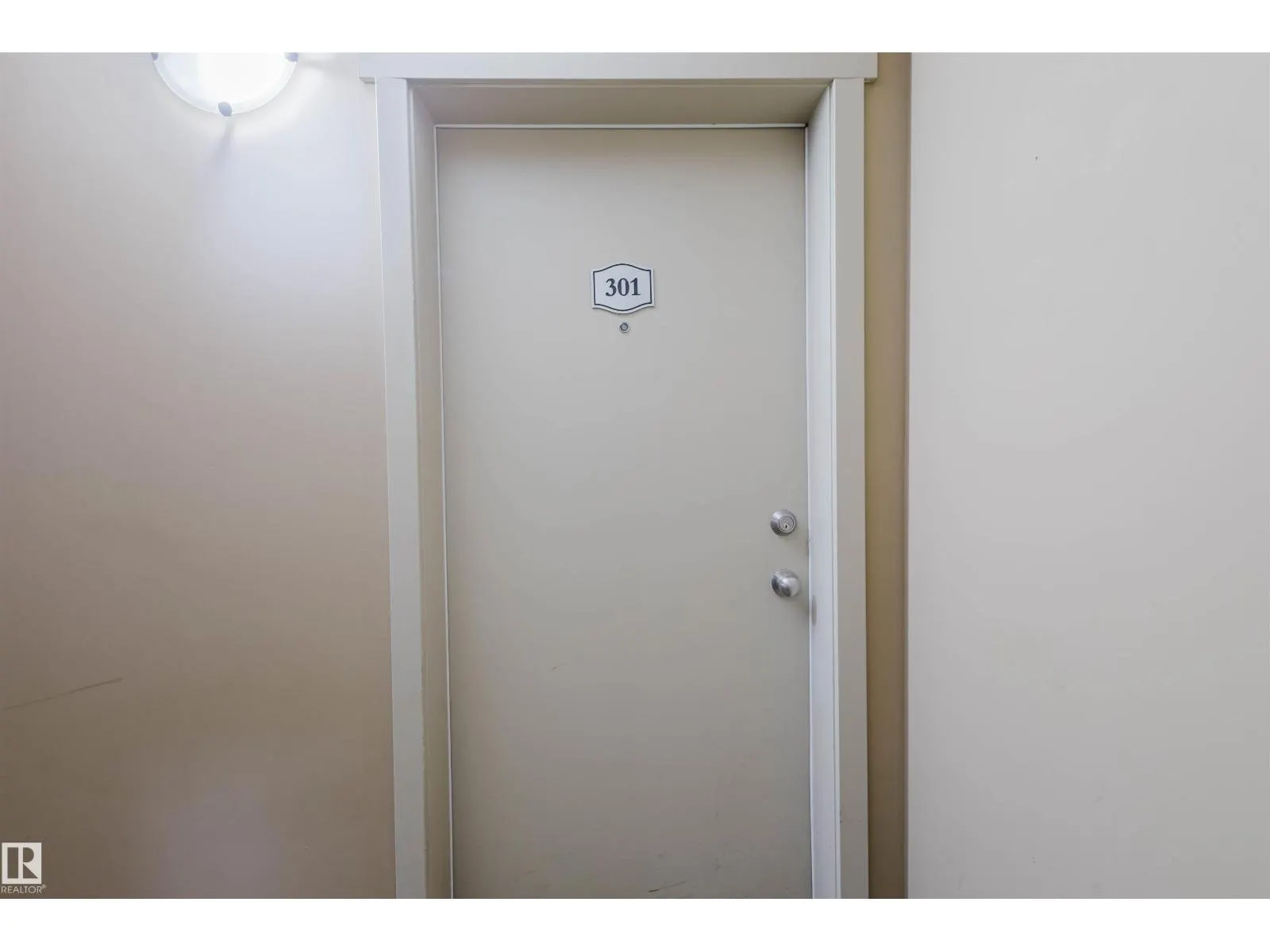 #301 12045 22 AV SW