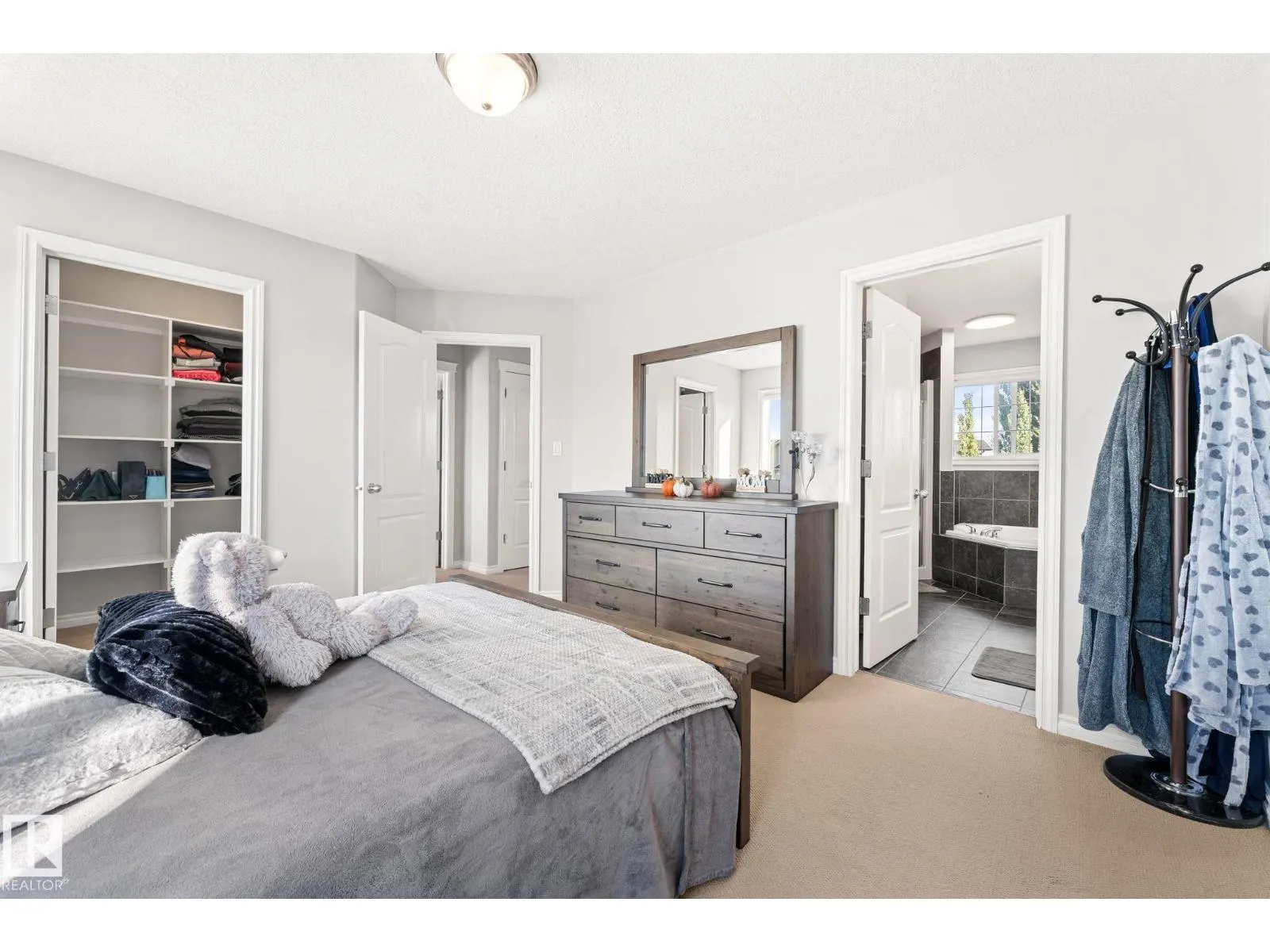 10655 181 AV NW