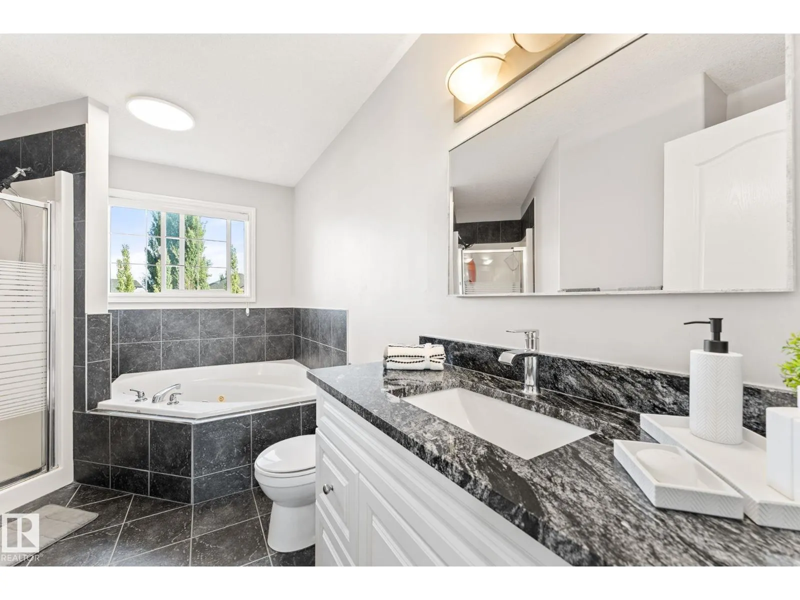 10655 181 AV NW