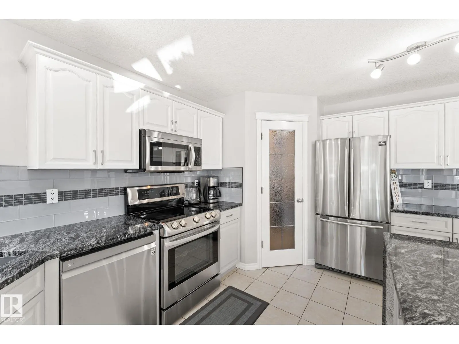 10655 181 AV NW