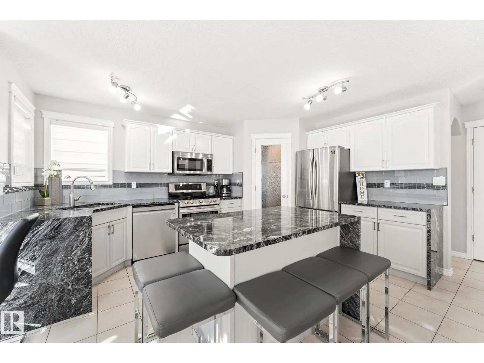 10655 181 AV NW