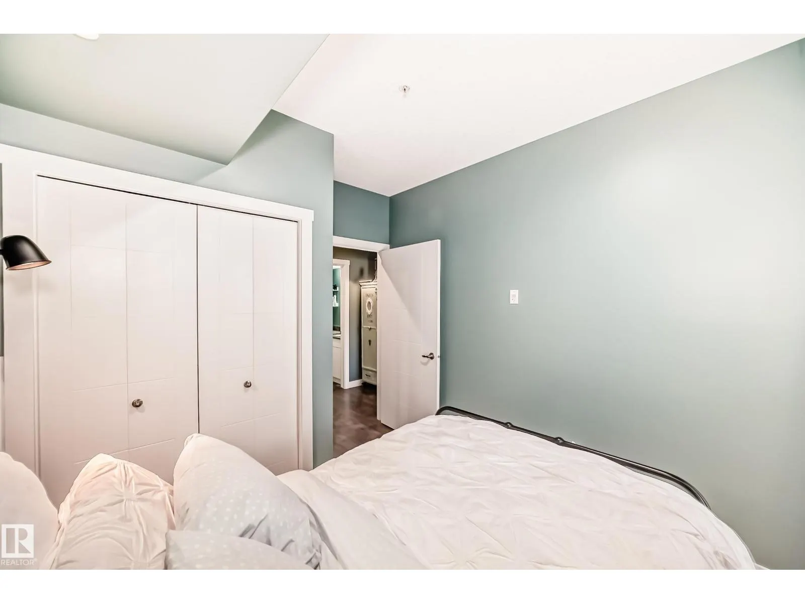 #101 10126 144 ST NW