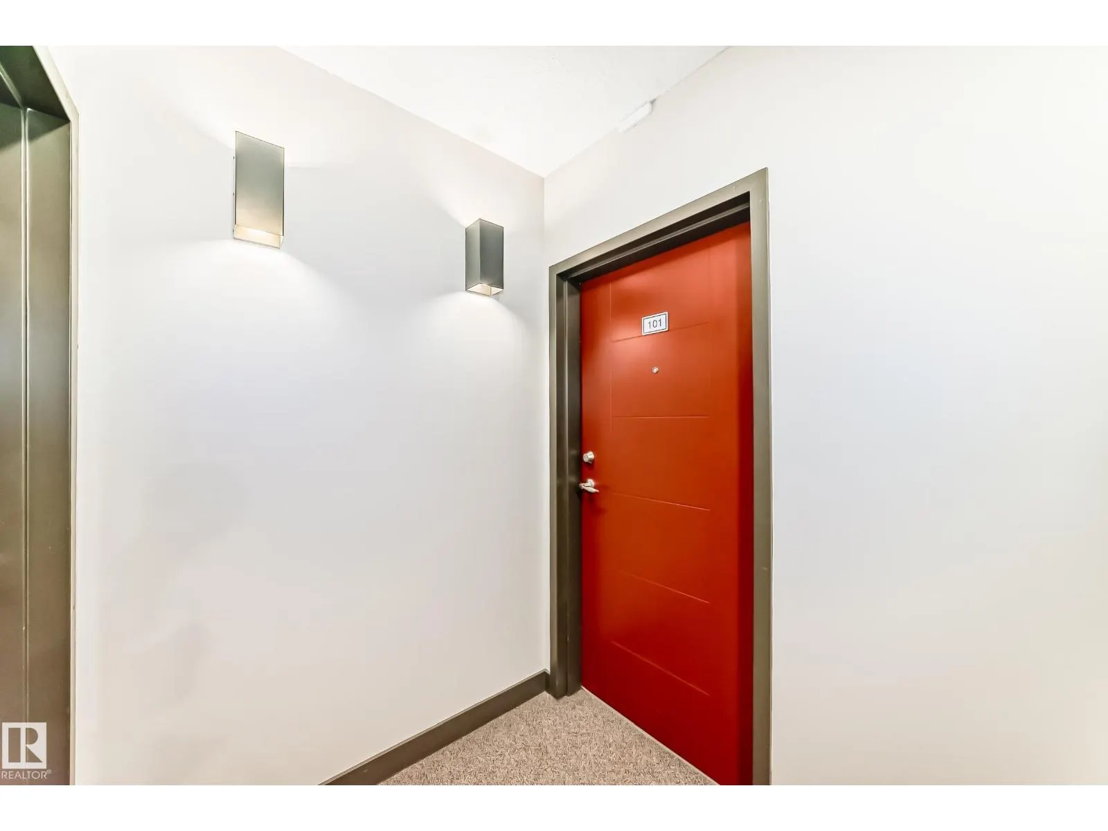 #101 10126 144 ST NW