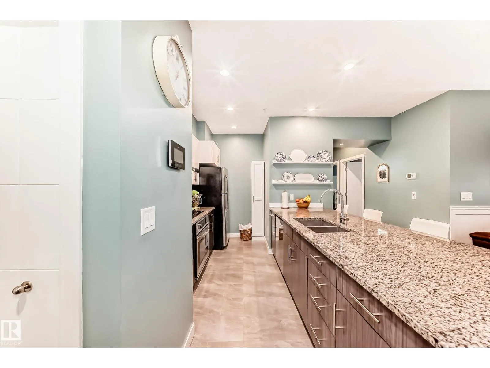 #101 10126 144 ST NW