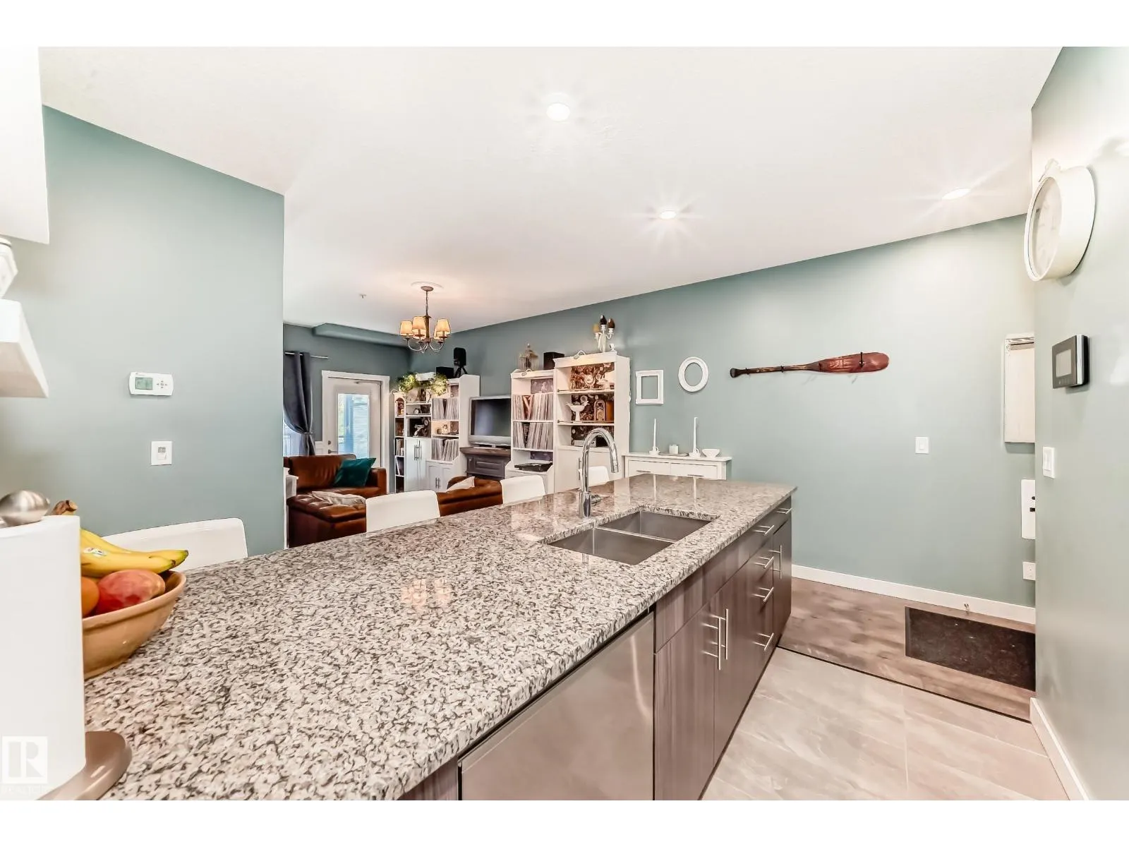 #101 10126 144 ST NW