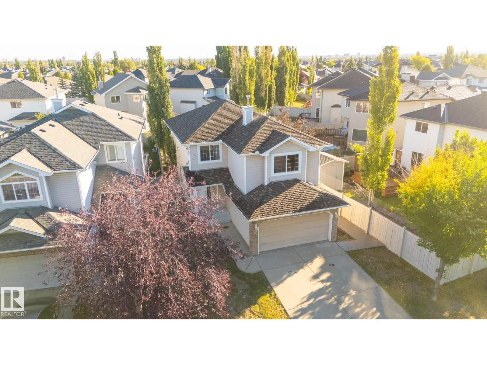 638 LEGER WY NW