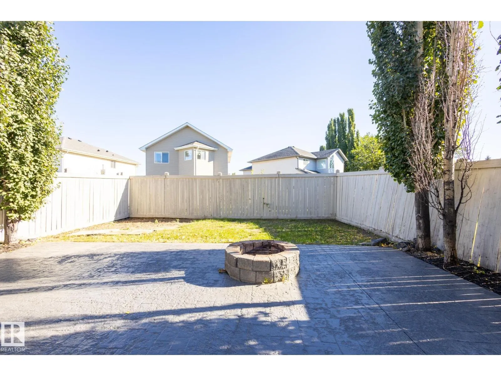 638 LEGER WY NW