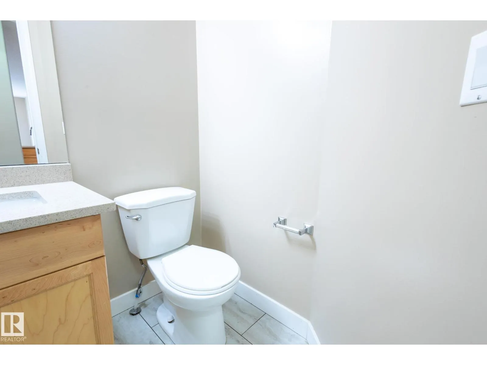 638 LEGER WY NW