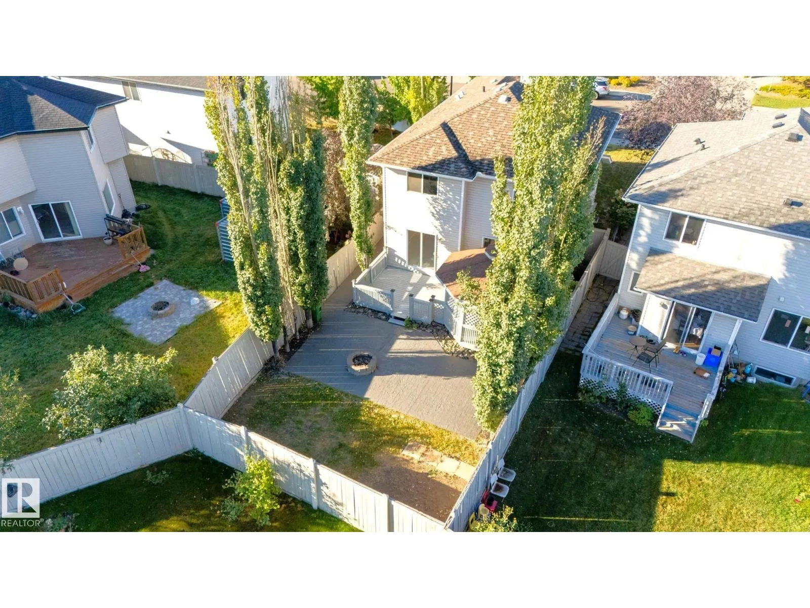 638 LEGER WY NW
