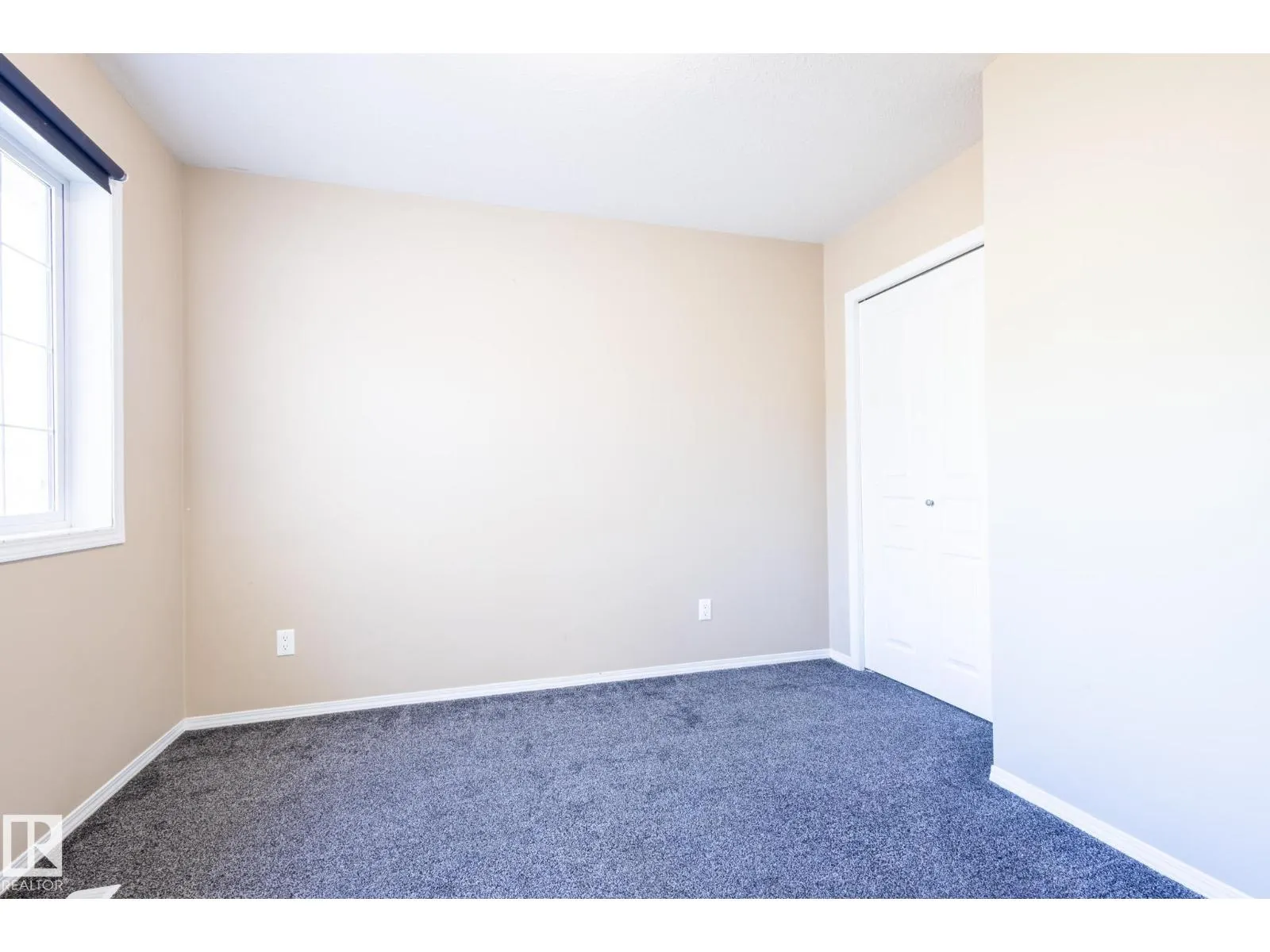 638 LEGER WY NW