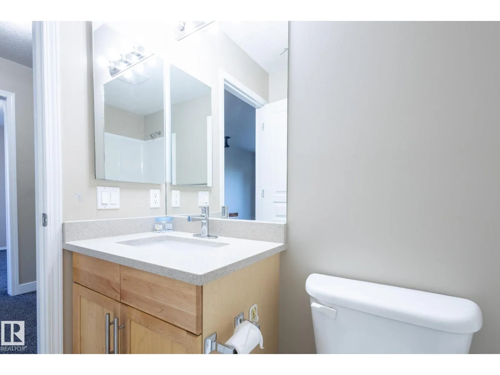 638 LEGER WY NW