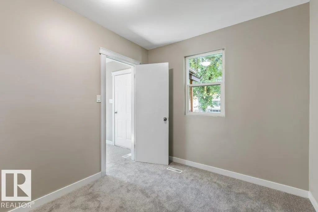 11933 56 ST NW